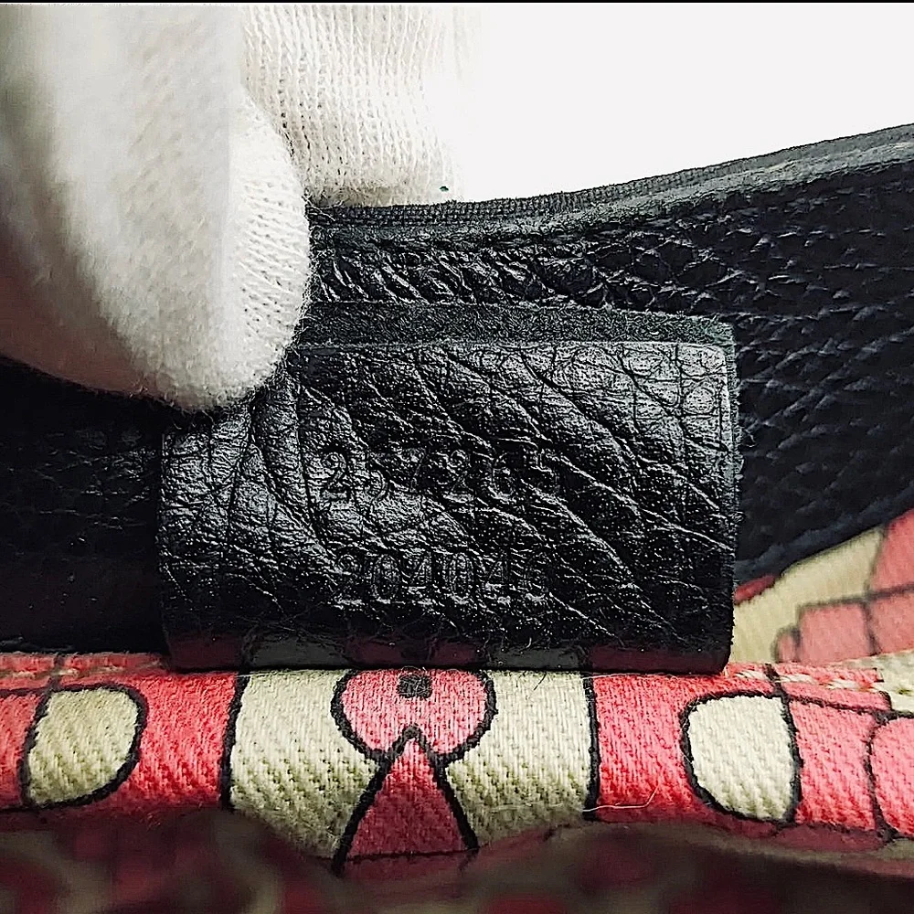 GUCCI - Limited Edition Vintage GG Shoulder Bag - Picture 12 of 12